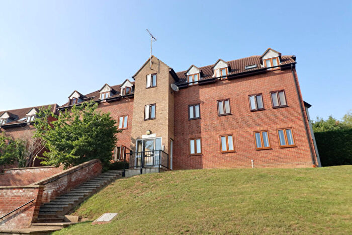 2 Bedroom Apartment For Sale In Angle Side, Braintree, CM7