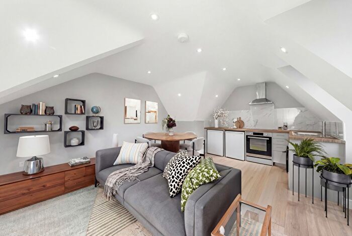 1 Bedroom Flat To Rent In Chislehurst Road, Chislehurst, Kent, BR7