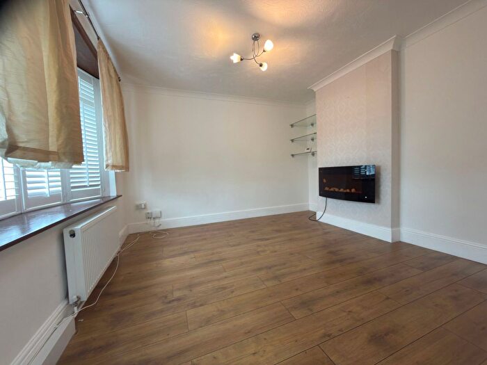3 Bedroom Semi-Detached House To Rent In Newton Road, Chigwell, IG7