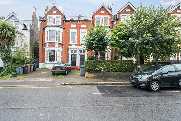 3 Bedroom Apartment To Rent In Church Lane, Hornsey, London, N8