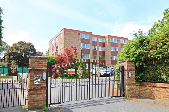 2 Bedroom Flat For Sale In Shortlands Grove, Shortlands, Bromley, BR2