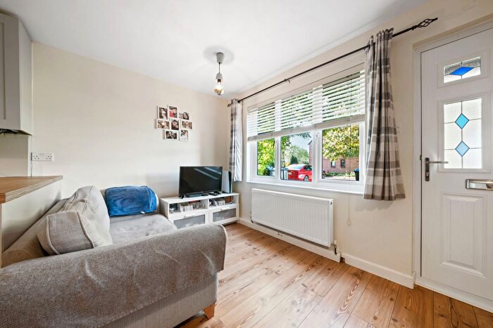 1 Bedroom Flat To Rent In Reynolds Close, Colliers Wood, London, SW19