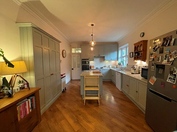 4 Bedroom End Of Terrace House For Sale In Victoria Avenue, Hull, HU5