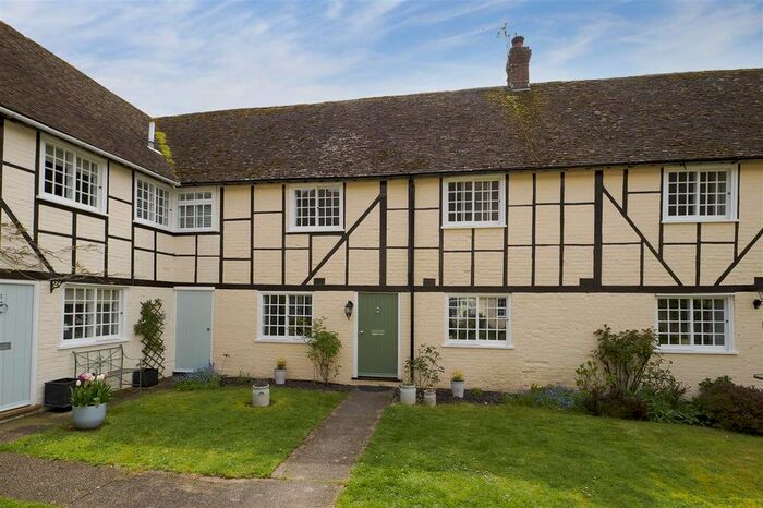 2 Bedroom Terraced House For Sale In Hogbens Hill, Selling, Faversham, ME13