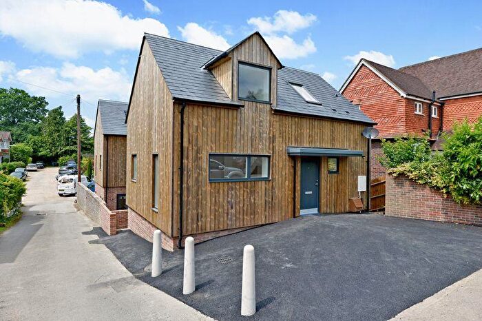3 Bedroom Link Detached House To Rent In St Christophers Road, Haslemere, GU27