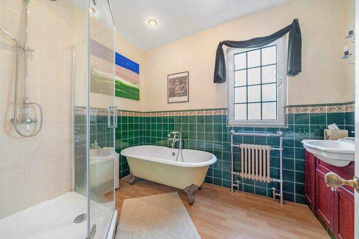 5 Bedroom Detached House For Sale In Durham Avenue, Bromley, BR2