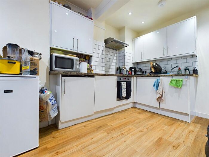 2 Bedroom Apartment To Rent In Over Street, Brighton, East Sussex, BN1
