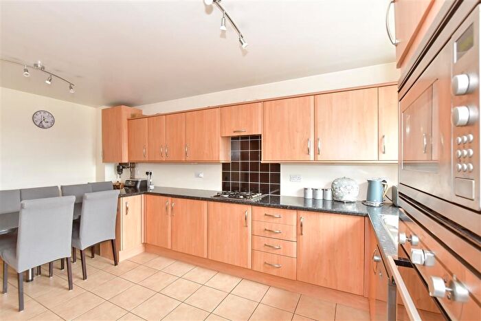 5 Bedroom Semi-Detached House For Sale In Preston Hill, Wingham, Canterbury, Kent, CT3