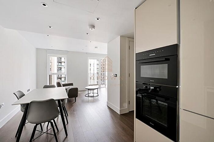 2 Bedroom Flat To Rent In Parkside Apartments, White City Living, W12