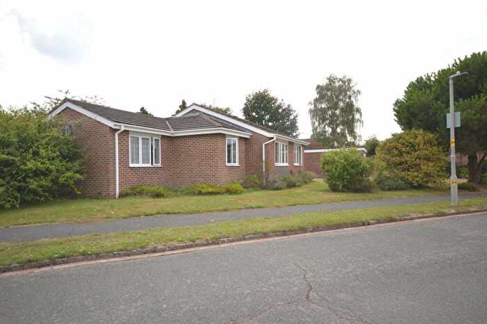 3 Bedroom Detached Bungalow To Rent In Seagrave Road, Beaconsfield, HP9