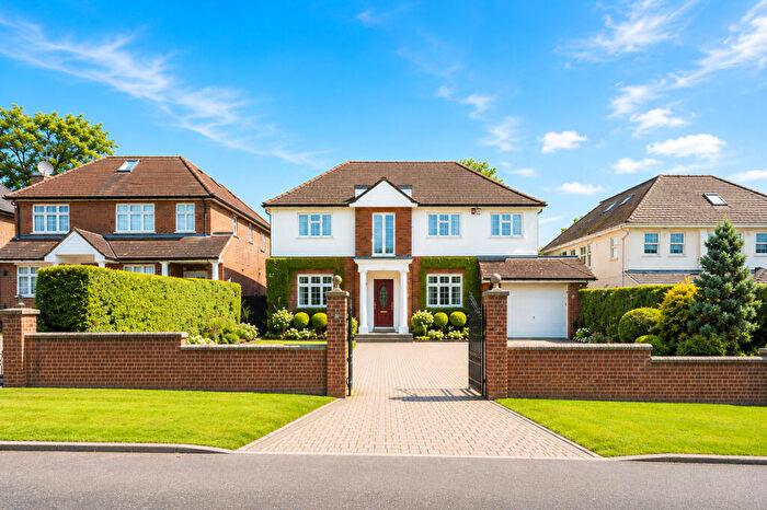 5 Bedroom Detached House For Sale In Mymms Drive, Hatfield, AL9