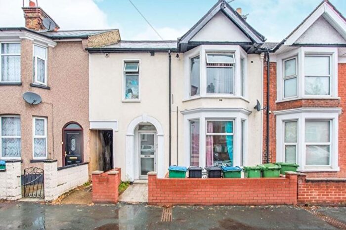 1 Bedroom Flat To Rent In Balmoral Road, Watford, WD24