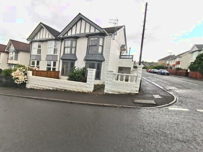 2 Bedroom House To Rent In Parc Wern Road, Sketty, SA2