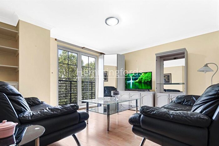 2 Bedroom Apartment To Rent In City Rise, Old Street, EC1V