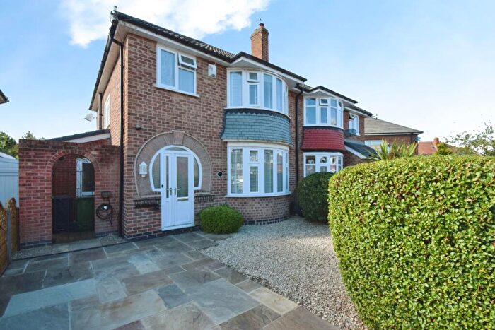 3 Bedroom Semi-Detached House For Sale In Stonehill Avenue, Leicester, Leicestershire, LE4