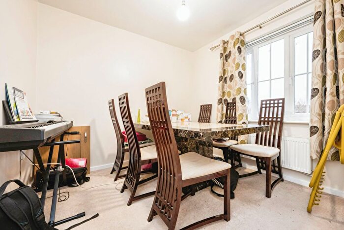 4 Bedroom Detached House For Sale In Primrose Fields, Bedford, Bedfordshire, MK41