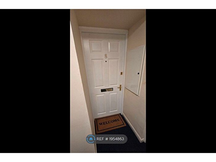 1 Bedroom Flat To Rent In St. Clements Court, Bournemouth, BH1