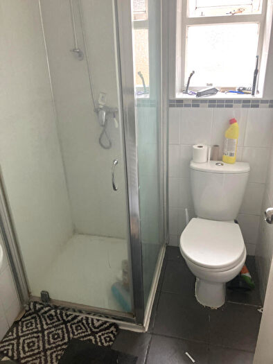 6 Bedroom Terraced House To Rent In Mackintosh Place, Cardiff, CF24