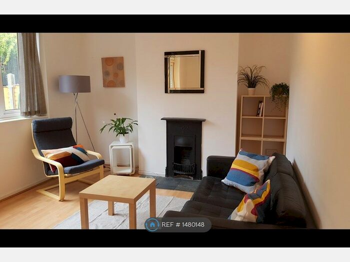3 Bedroom Maisonette To Rent In Bianca House, London, N1