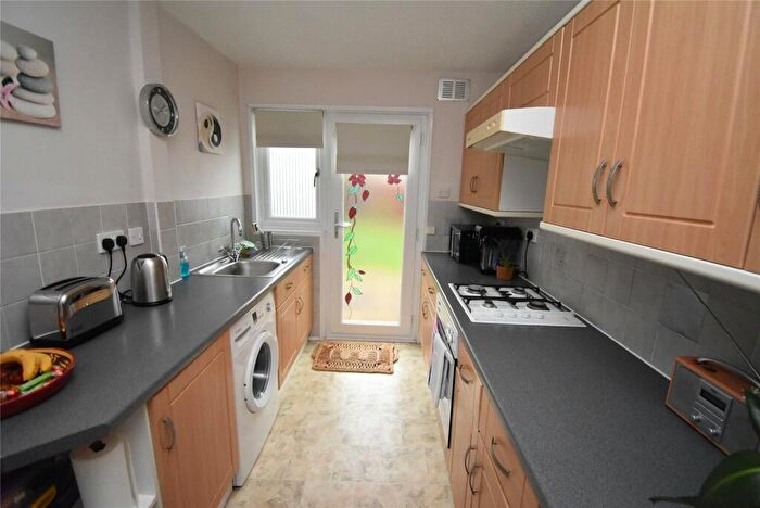 3 Bedroom End Of Terrace House For Sale In Fensome Drive, Houghton Regis, Dunstable, Bedfordshire, LU5
