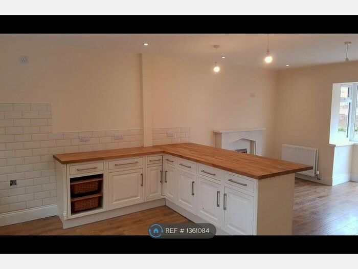 4 Bedroom Semi-Detached House To Rent In Rickleton Avenue, Chester Le Street, DH3