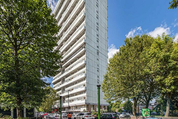 2 Bedroom Flat To Rent In Winstanley Estate, Battersea, SW11