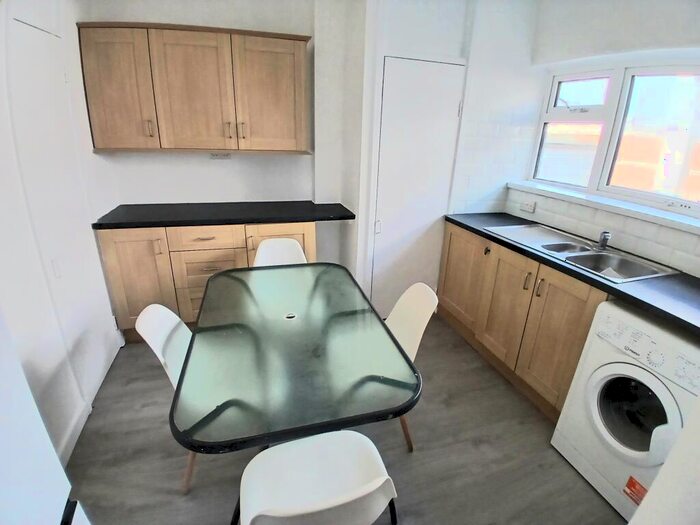 2 Bedroom Flat To Rent In Queensway, Stevenage, SG1