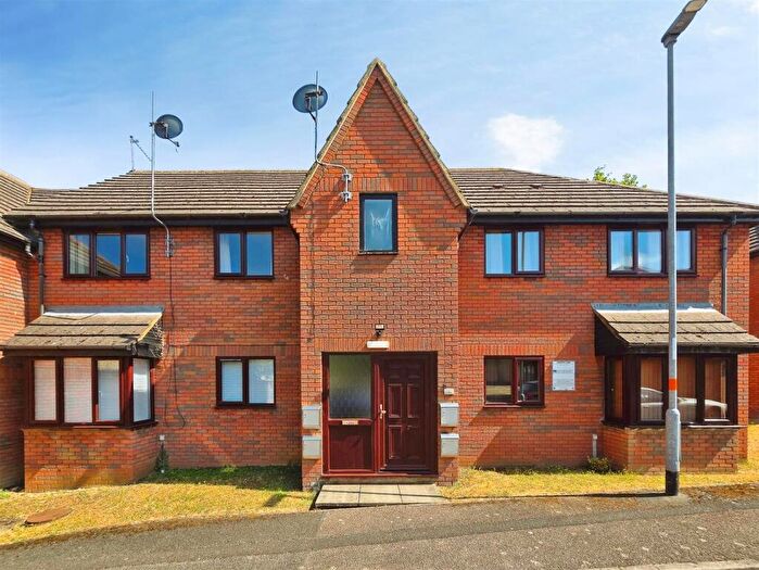 1 Bedroom Flat To Rent In Whites Rise, Irthlingborough, Northants, NN9