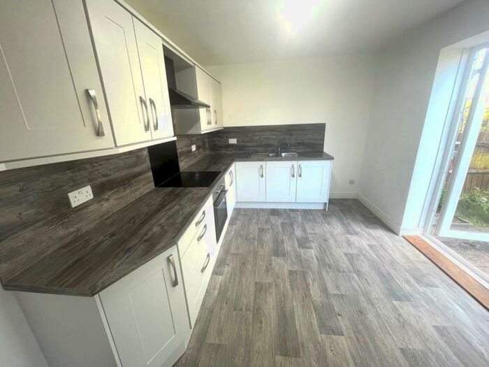 3 Bedroom Semi-Detached House To Rent In Whinmoor Road, High Green, S35