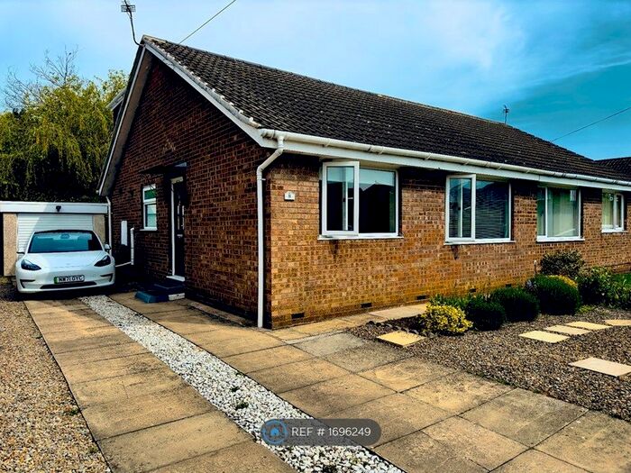 4 Bedroom Bungalow To Rent In Keble Close, Bishopthorpe, York, YO23