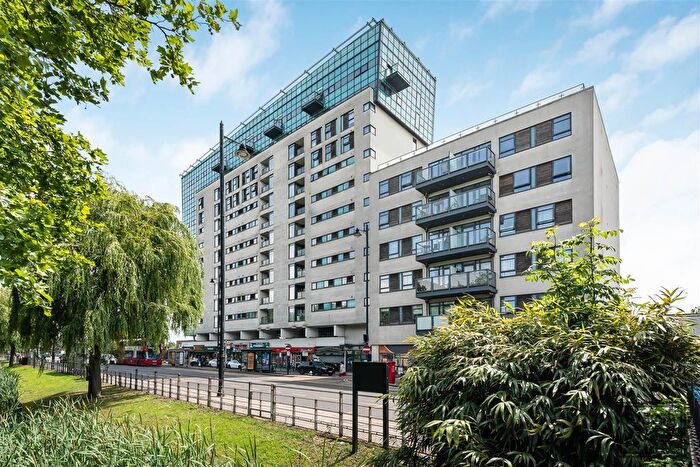 2 Bedroom Flat To Rent In Pinnacle House, Coleman Parade, Southbury Road, Enfield, EN1