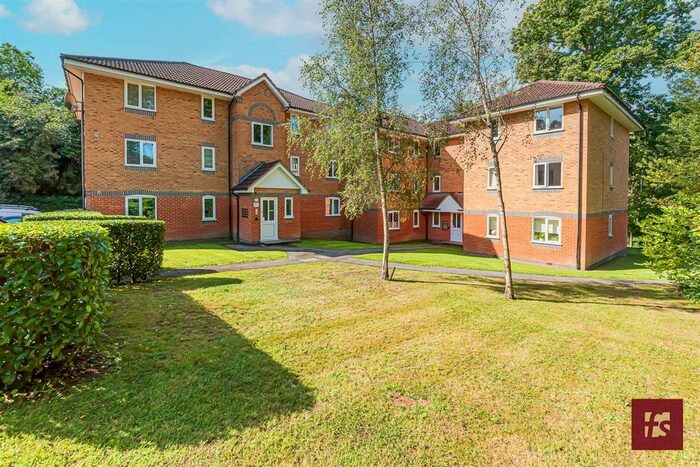 2 Bedroom Flat To Rent In Masefield Gardens, Crowthorne, RG45