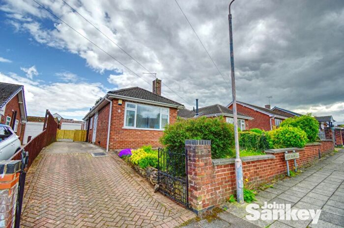 2 Bedroom Semi-Detached Bungalow For Sale In West Bank Lea, Mansfield, NG19