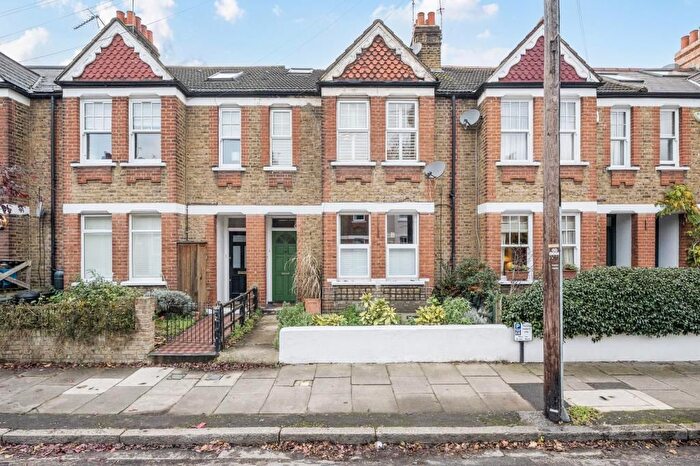 2 Bedroom Flat To Rent In Dancer Road, Richmond, TW9