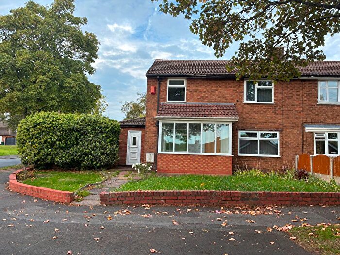 3 Bedroom Semi Detached House For Sale In Larchwood Road, Walsall, WS5