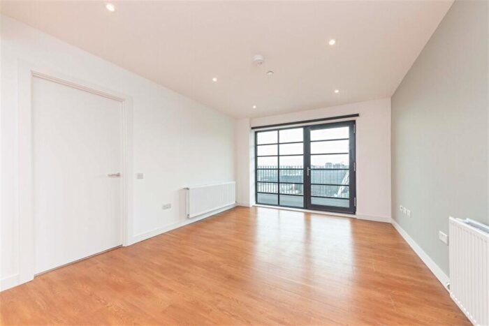 2 Bedroom Flat To Rent In Southway, Wembley, HA9