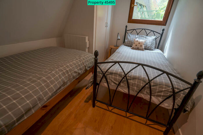 2 Bedroom Detached Bungalow To Rent In Craigs Chalet Park, Williamscraig, Linlithgow, EH49