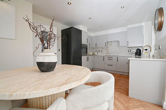 3 Bedroom Detached House For Sale In Parish Green, Royston, Barnsley, S71