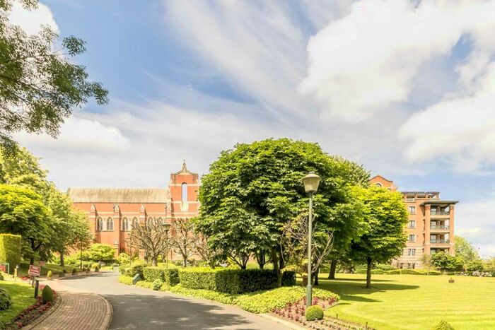 2 Bedroom Flat To Rent In Chasewood Park, Harrow, HA1