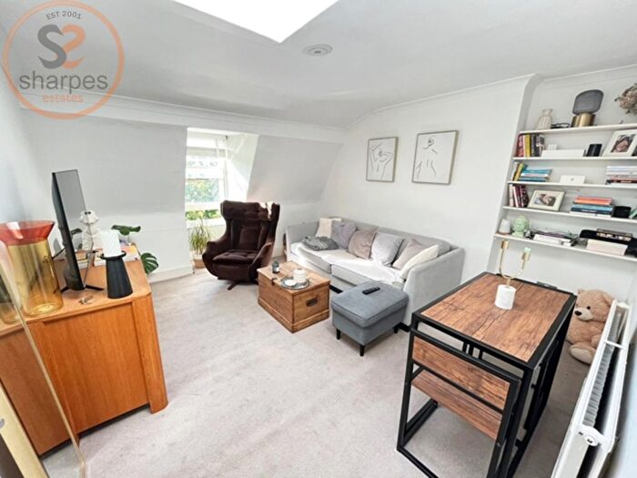 1 Bedroom Flat To Rent In Clapham Road, Clapham, London, SW9