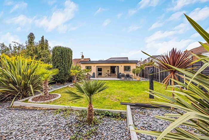 4 Bedroom Detached Bungalow For Sale In Second Avenue, Portsmouth, PO6