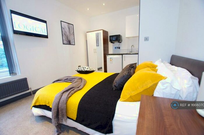 Studio To Rent In Lees Road, Mossley, Ashton-Under-Lyne, OL5