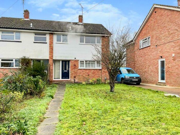 3 Bedroom Semi-Detached House To Rent In Green Way, Aldershot, GU12