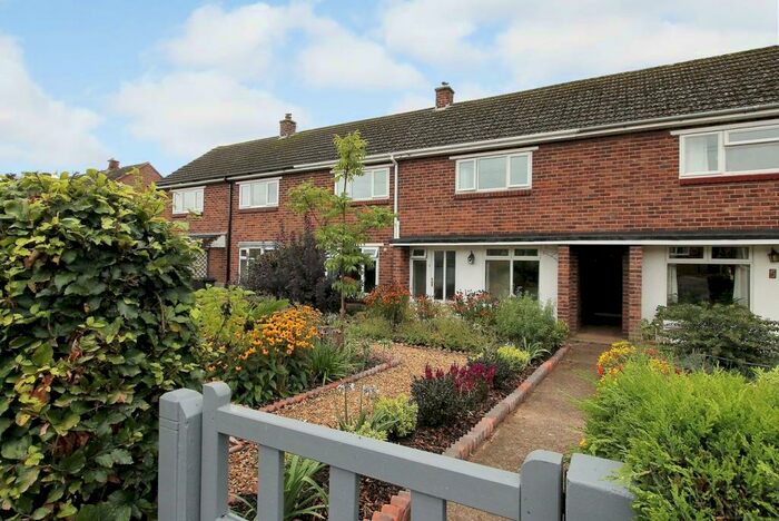 3 Bedroom Terraced House For Sale In Vicarage Road, Stone, Kidderminster, DY10