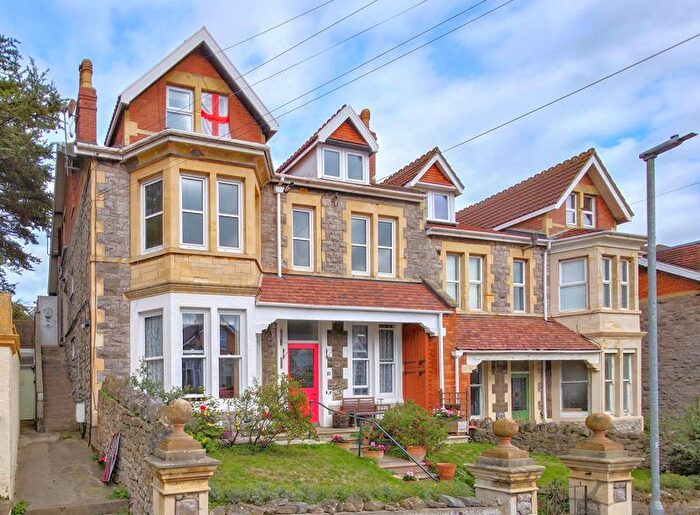 2 Bedroom Flat For Sale In Elmhyrst Road, Weston-Super-Mare, BS23