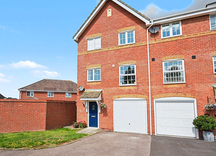 4 Bedroom Detached House To Rent In Ferndown Close, Beggarwood, RG22