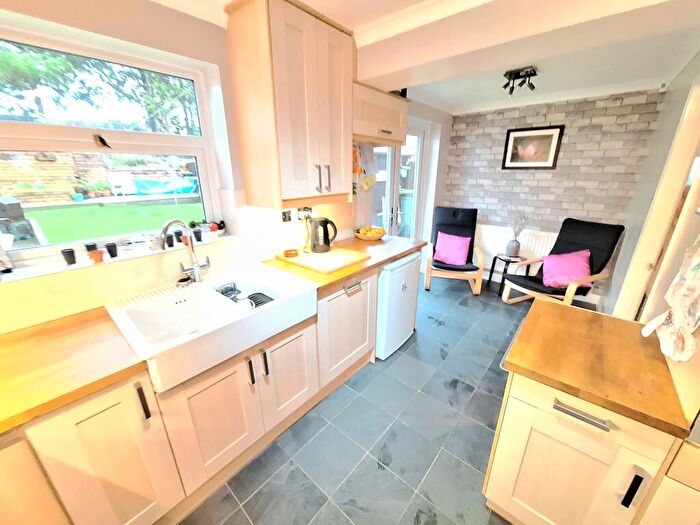 4 Bedroom Detached House For Sale In Amyas Close, Cardiff, CF11