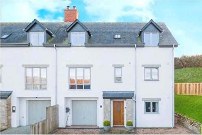 4 Bedroom Property To Rent In Furze Croft, Penzance, TR20