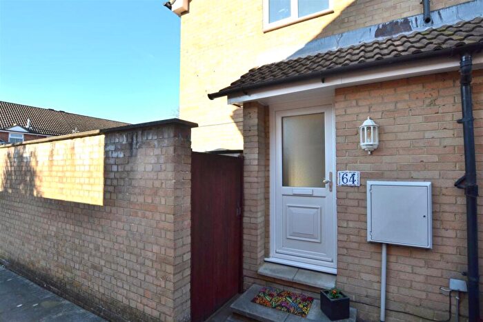 1 Bedroom End Of Terrace House For Sale In Coxmoor Close, Church Crookham, Fleet, GU52