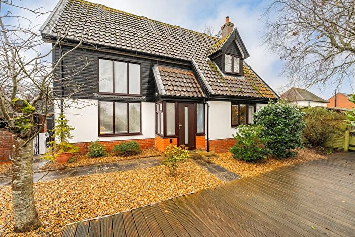 3 Bedroom Detached House For Sale In Fir Tree Close, Weybread, IP21